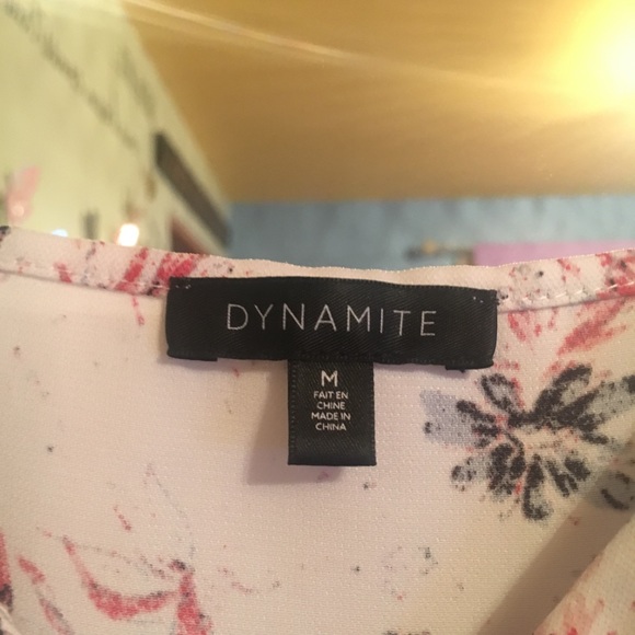 Dynamite Floral top Size Medium - Picture 3 of 3
